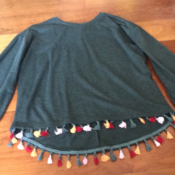 Colorful tasseled sweater - Picture 1 of 4